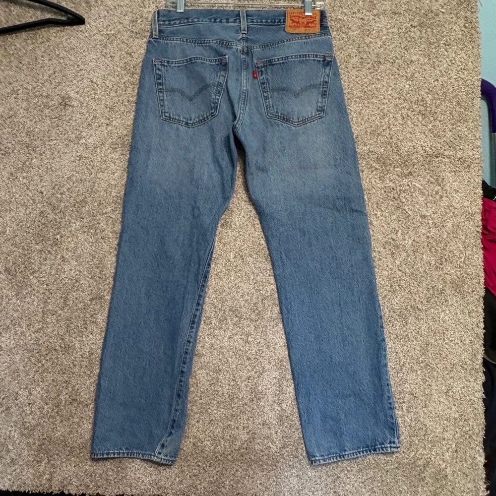 Levi's 501 Original Fit Jeans Mens 31x30 Blue Straight Leg Button Fly Denim